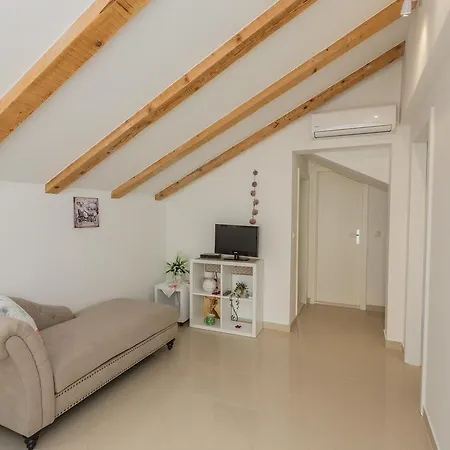 Apartment Rogulj *