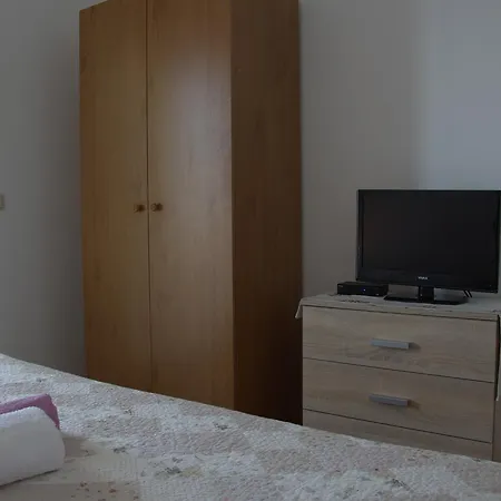 Rogulj Apartment *